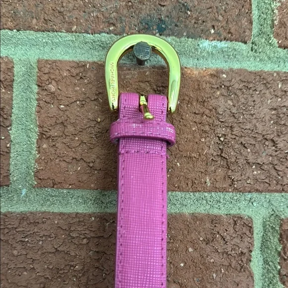 Michael Michael Kors Textured Pink Leather Belt - Picture 4 of 12